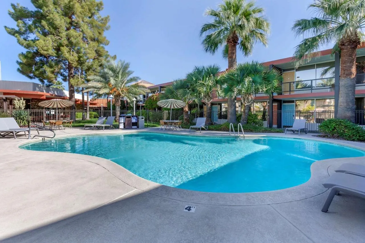Best Western Plus Papago Inn & Resort Scottsdale 3*,