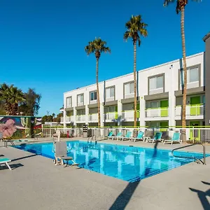 Revival Hotel